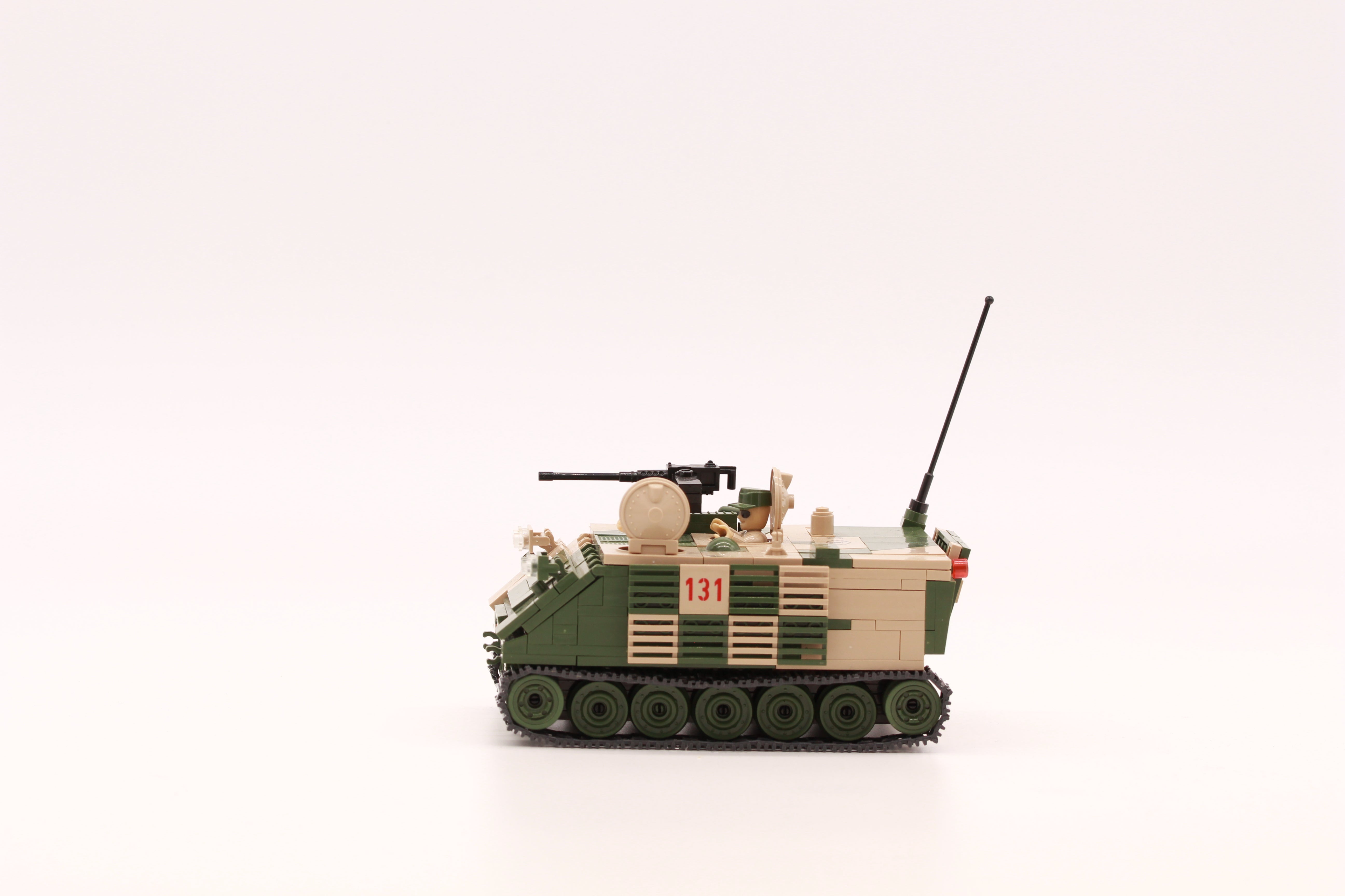 M113