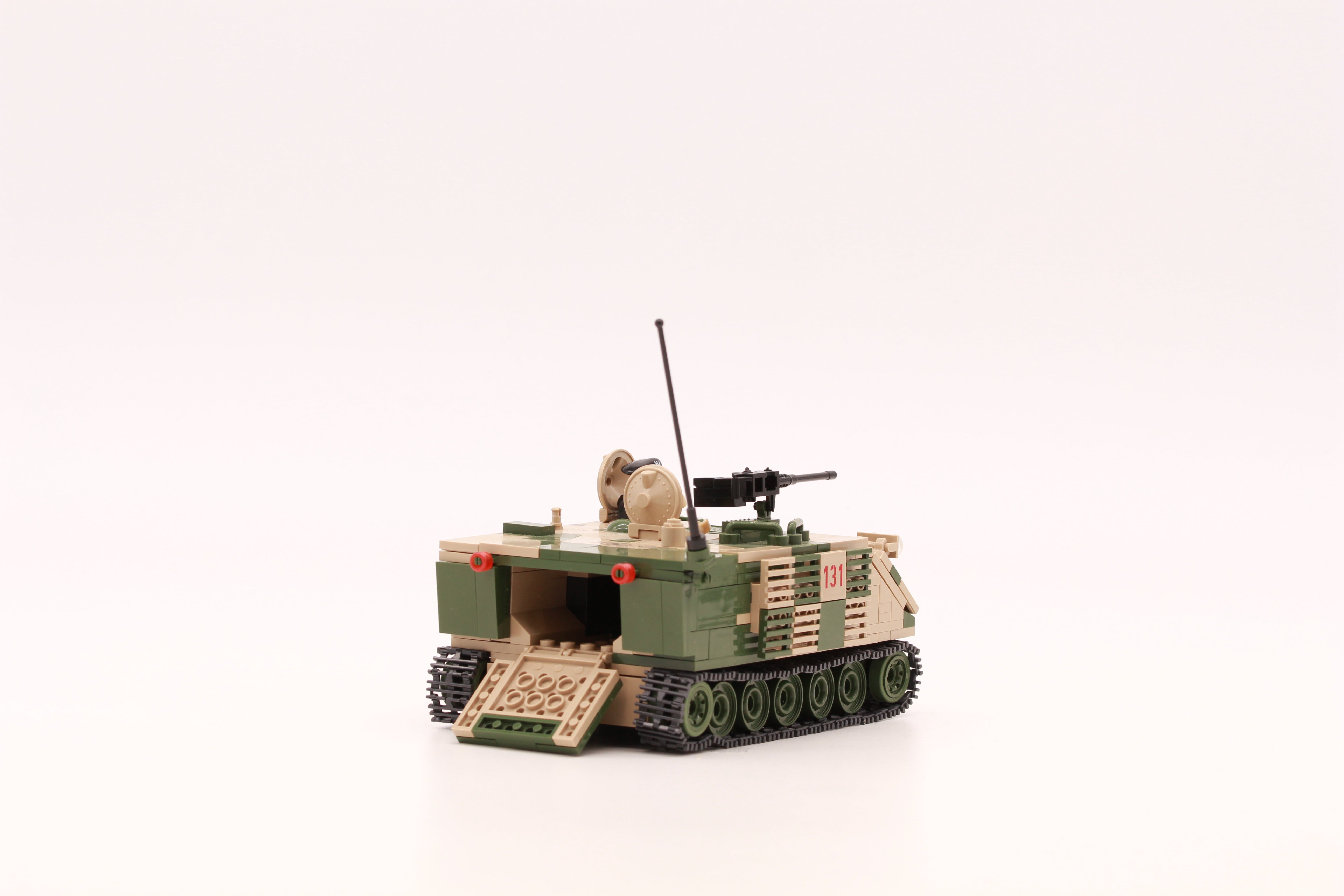 M113